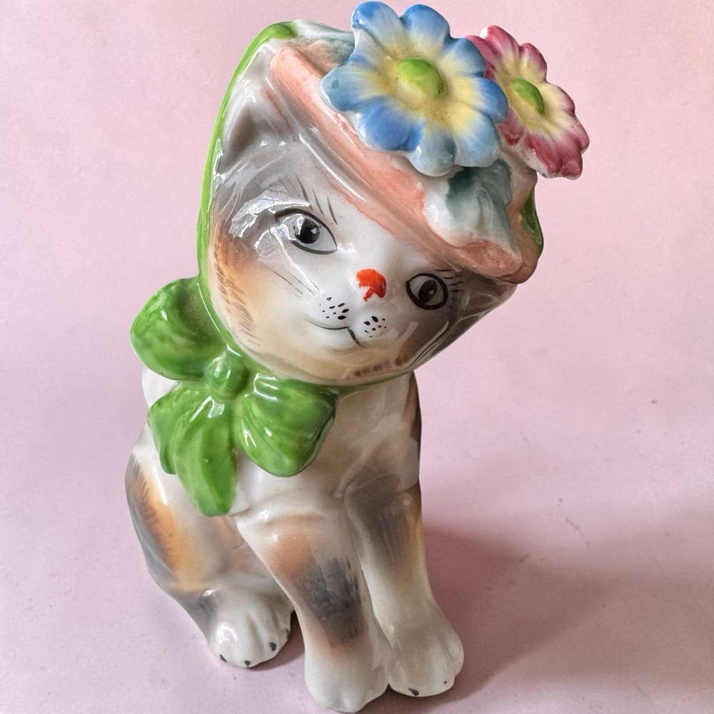 Vintage Ardalt Japan Cat Figurine Flower Bonnet Hat Bow 6686B Mid Century Kitsch